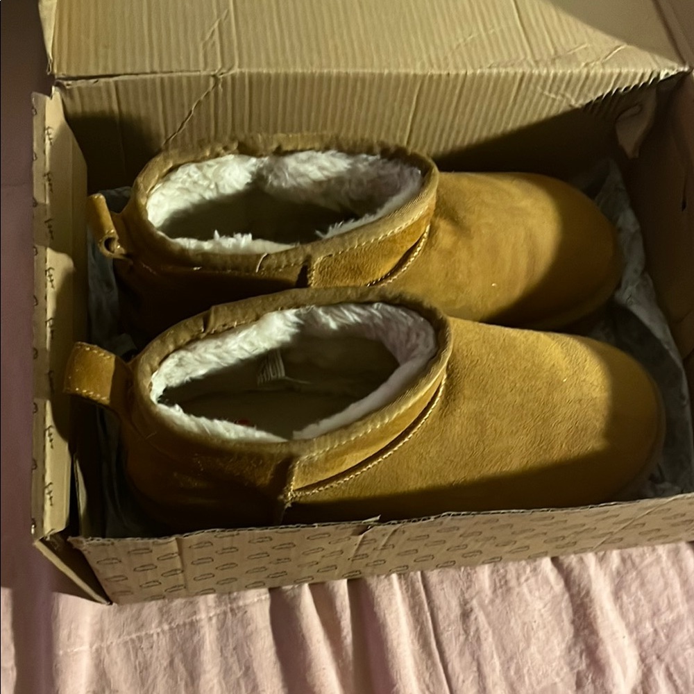 Lamo Tan Winter Rain Boots with Cozy Design